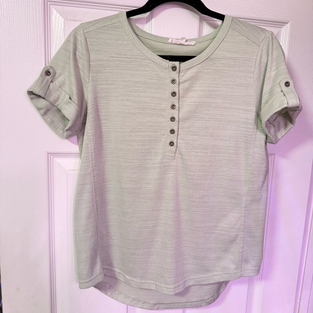 Jane + Delancey Textured Henley Top — Size Small Light Pastel Green Roll-Tab